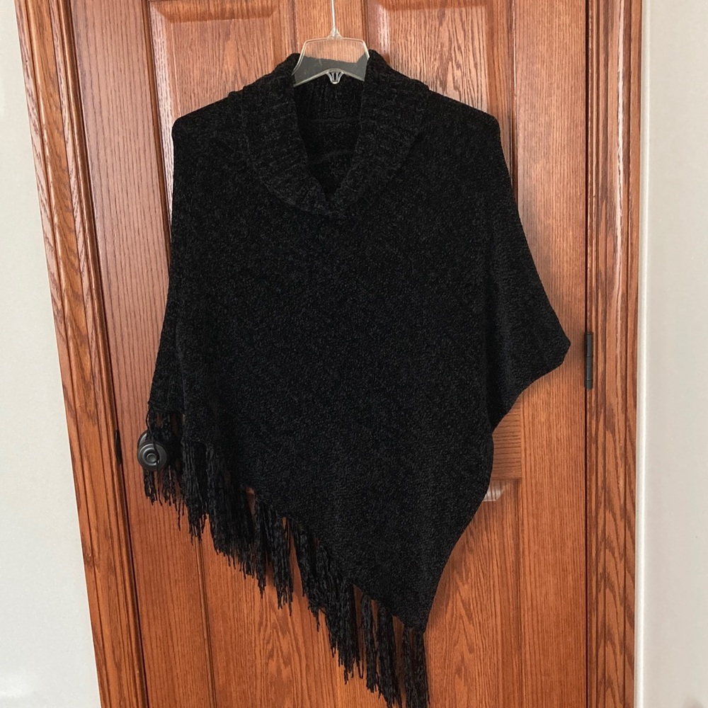 Britt’s Knits Beyond Soft Poncho Black NWOT